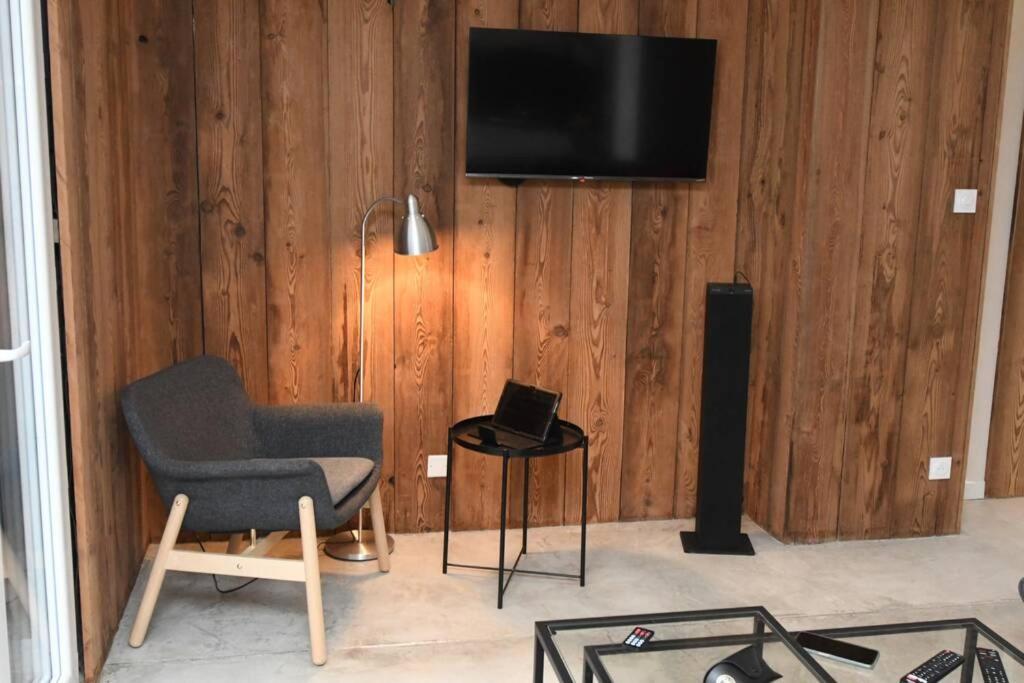Logement Renove Avec Vue Panoramique La Saussaz Exterior foto
